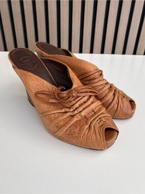 FRYE Gwen Mule